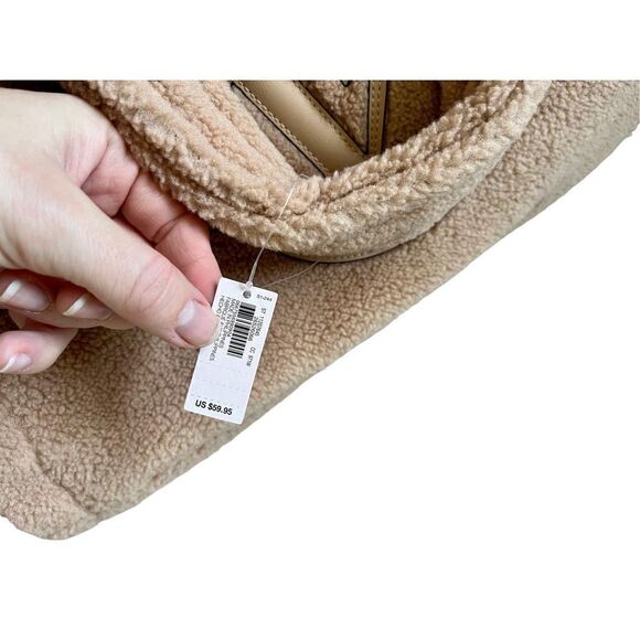 NWT Victoria’s Secret Fuzzy Sherpa Tan Cream Tote - Picture 7 of 13